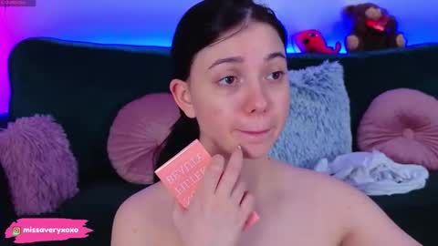 AveryWillow online show from March 22, 2026, 11:52 pm