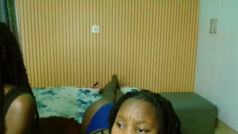 Avian online show from November 11, 2025, 4:01 am