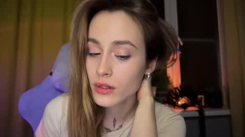 Aviva online show from December 9, 2024, 9:48 pm