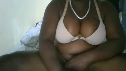 avril254 online show from October 19, 2025, 5:57 pm