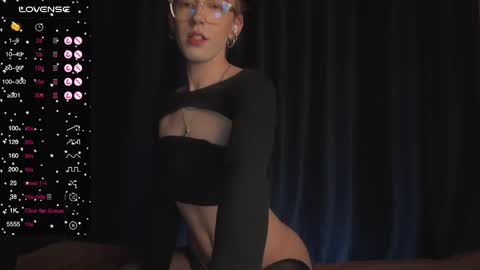 avril_pearly_ online show from March 7, 2025, 7:16 pm