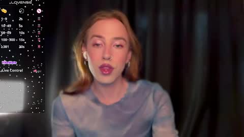 avril_pearly_ online show from April 13, 2026, 11:27 am