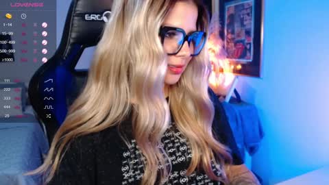 Snapshot of avrill_morgan chatting on January 9, 2025, 11:34 pm Avrill Morgan online show from January 9, 2025, 11:34 pm