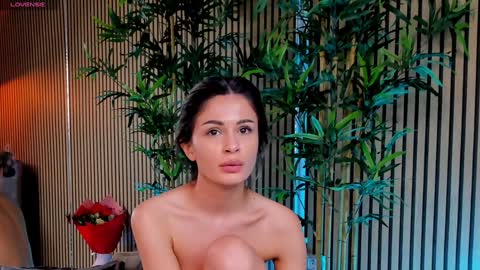 AVRILL CYRUX online show from January 20, 2025, 10:40 am