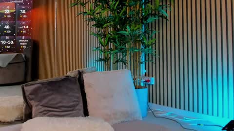 AVRILL CYRUX online show from February 7, 2025, 10:19 am