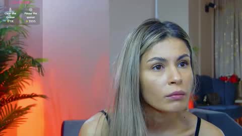 AVRILL CYRUX online show from December 17, 2025, 7:36 am