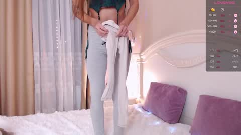 Avrora Inst online show from December 28, 2024, 1:50 am