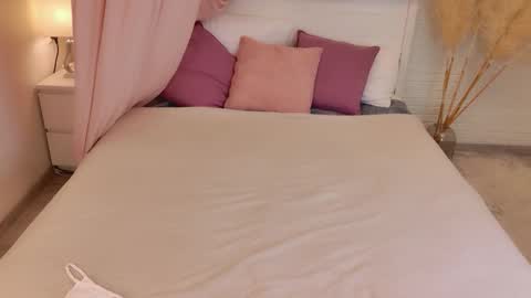 aweryuwu online show from February 21, 2026, 3:24 pm