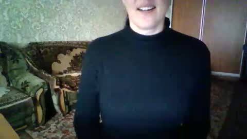 awesomeladyy online show from November 4, 2025, 8:24 am