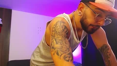 Independiente Model online show from December 2, 2025, 6:47 pm