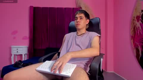 Snapshot of axel_cifer chatting on February 24, 2025, 6:36 pm Axel cifer online show from February 24, 2025, 6:36 pm