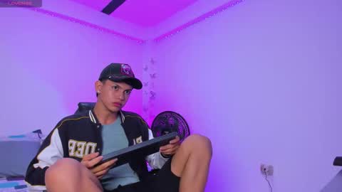 AXEL online show from October 24, 2025, 11:39 am