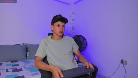 AXEL online show from October 26, 2025, 12:00 pm