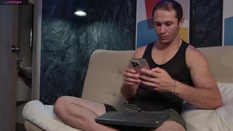 Axel Fairchaild online show from November 9, 2025, 12:47 pm