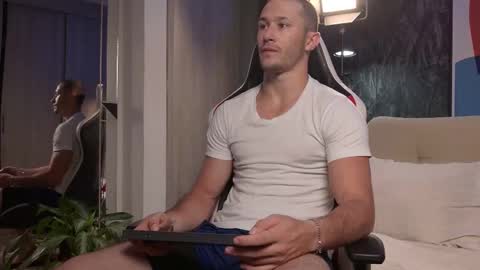 Axel Fairchaild online show from November 19, 2025, 12:05 pm