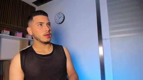 axel_grey_ online show from September 21, 2025, 12:51 pm