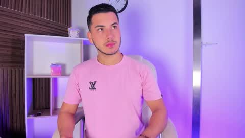 axel_grey_ online show from October 27, 2025, 12:09 pm