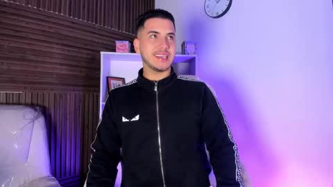 axel_grey_ online show from November 26, 2025, 12:17 pm