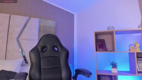 axel_grey_ online show from March 18, 2026, 12:30 pm