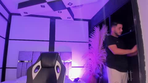 axel_grey_ online show from June 7, 2026, 5:22 am