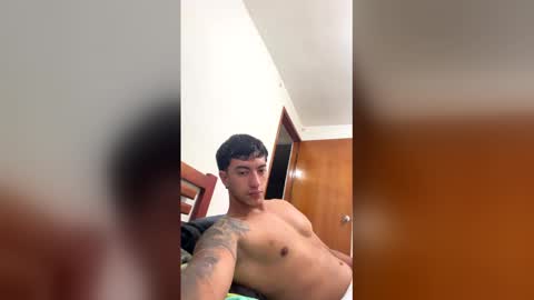 Snapshot of axel_hendrick chatting on February 25, 2026, 3:27 am axel_hendrick online show from February 25, 2026, 3:27 am