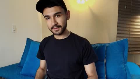 Axel Moon online show from October 14, 2025, 7:03 pm