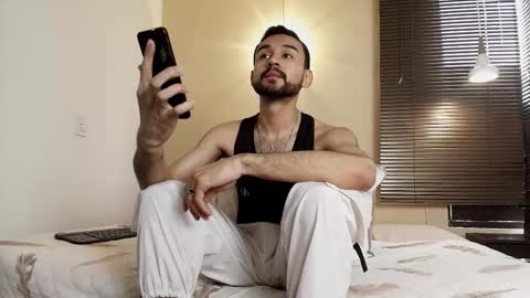 Axel Moon online show from November 5, 2025, 7:58 pm