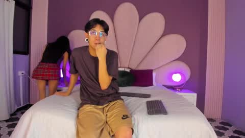 Axel and Renata online show from May 27, 2026, 4:31 am