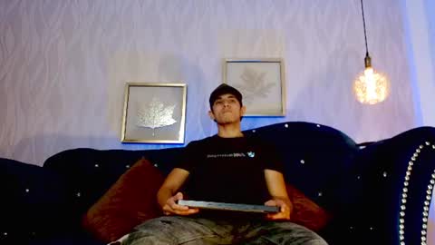 Axel online show from June 9, 2026, 6:30 pm