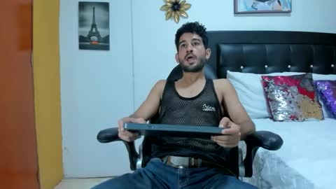 Snapshot of axell_aroon_22 chatting on October 25, 2025, 2:52 am AXELL online show from October 25, 2025, 2:52 am