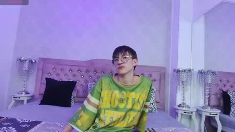 Snapshot of axell_stone chatting on June 3, 2026, 7:30 pm axell_stone online show from June 3, 2026, 7:30 pm
