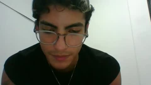 Axel  online show from February 27, 2025, 11:15 pm