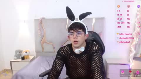axelnoir_tay online show from May 27, 2026, 1:57 am