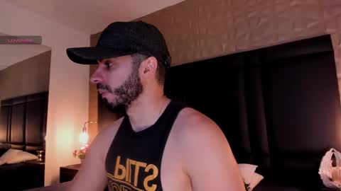 Snapshot of axelthompsom chatting on October 1, 2025, 11:38 am Axel Thompsom online show from October 1, 2025, 11:38 am