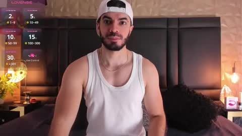 Snapshot of axelthompsom chatting on October 13, 2025, 11:21 am Axel Thompsom online show from October 13, 2025, 11:21 am