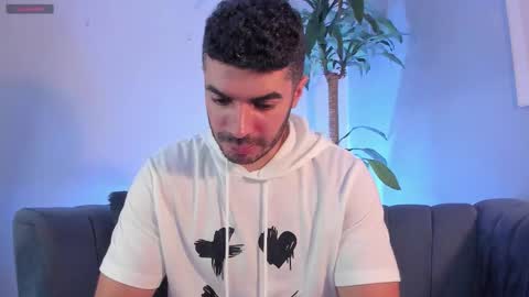 Snapshot of axelthompsom chatting on January 9, 2026, 11:13 am Axel Thompsom online show from January 9, 2026, 11:13 am