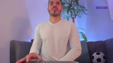 Snapshot of axelthompsom chatting on January 14, 2026, 12:00 pm Axel Thompsom online show from January 14, 2026, 12:00 pm