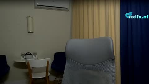 Axl online show from April 11, 2026, 8:13 pm