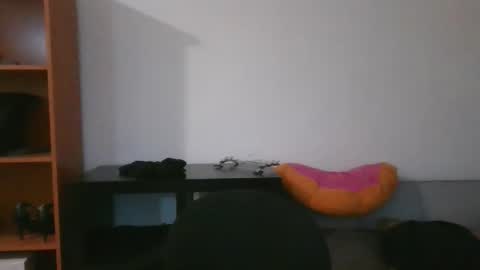 axue online show from June 8, 2026, 8:42 pm