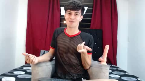 Axxxel  online show from February 6, 2026, 1:32 am