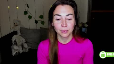 Jully online show from February 18, 2025, 12:39 pm