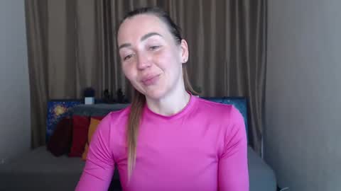 Jully online show from March 8, 2025, 1:25 pm