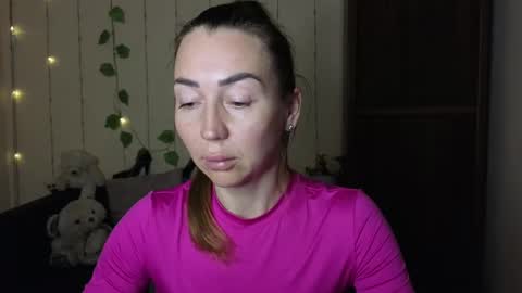 Jully online show from March 9, 2025, 3:27 pm