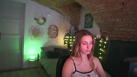 aya hitakayama  online show from February 4, 2025, 10:34 pm