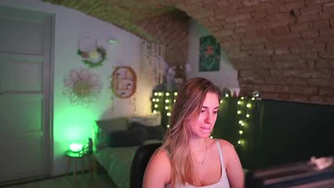 aya hitakayama  online show from February 9, 2025, 10:32 pm