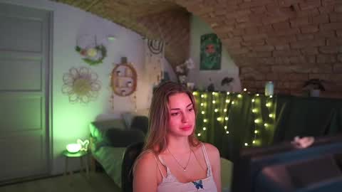 aya hitakayama  online show from February 17, 2025, 10:25 pm