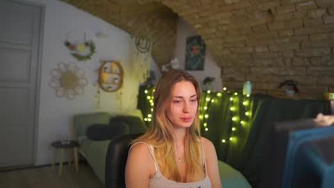 aya hitakayama  online show from March 9, 2025, 7:26 pm