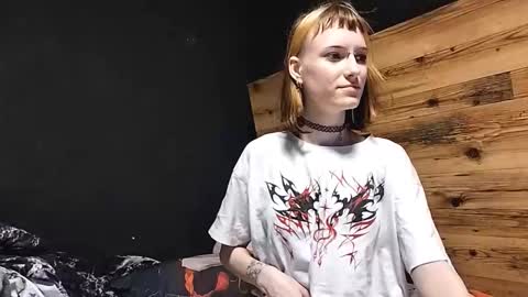 Snapshot of ayannapoellinetz chatting on October 17, 2025, 5:43 am Eva online show from October 17, 2025, 5:43 am