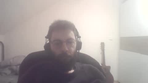 Snapshot of ayazeluel chatting on February 4, 2026, 6:25 pm ayazeluel online show from February 4, 2026, 6:25 pm