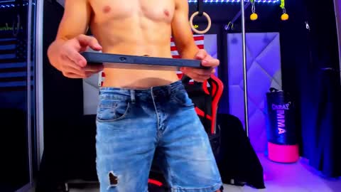 Ayden Miller online show from February 11, 2025, 1:20 am